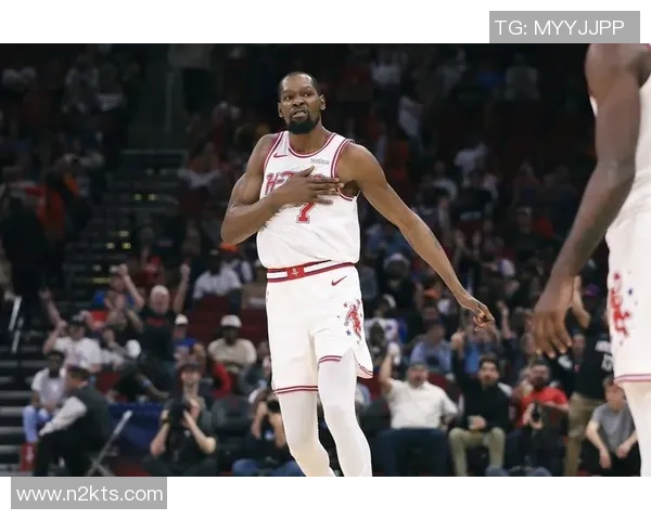 杜兰特荣膺4月4日NBA最佳球员展现超凡实力引发热议 杜兰特荣膺4月4日NBA最佳球员展现超凡实力引发热议