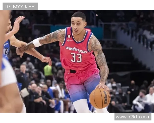 库兹马在NBA赛季期间坚持每日学习投资知识提升自我能力